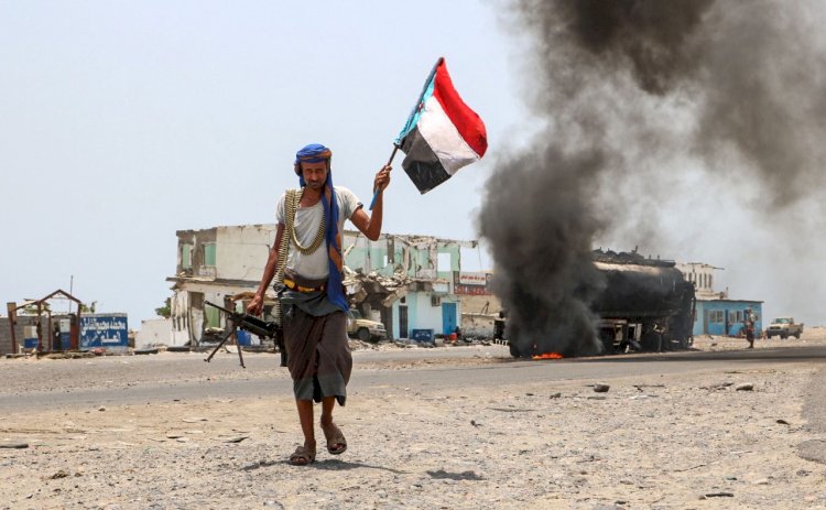 وضاح بن عطية يكشف تفاصيل هزائم الحوثي في مناطق جنوب اليمن