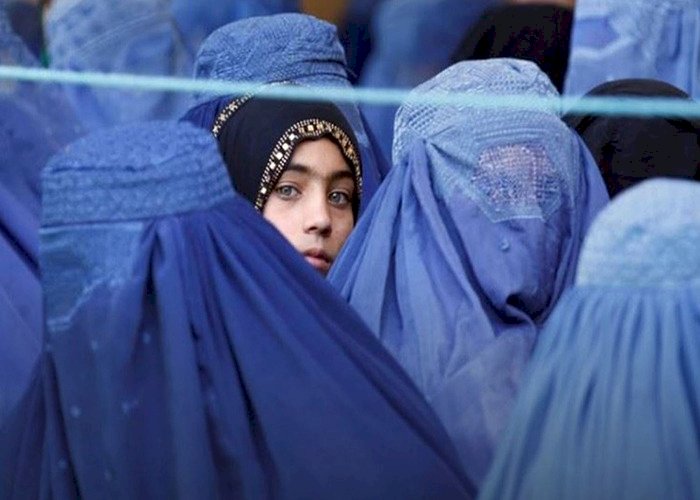 أفغانستان.. طالبان تتجاهل الغضب الدولي وتضاعف القيود حول النساء