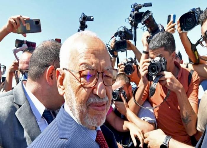 تحريض على العنف وغسيل أموال.. المحاكمات والاتهامات تلاحق زعيم الإخوان التونسي