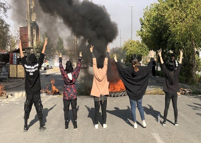 إيران.. وحشية الأمن تسقط 326 قتيلاً لقمع انتفاضة التغيير.. ما التفاصيل؟