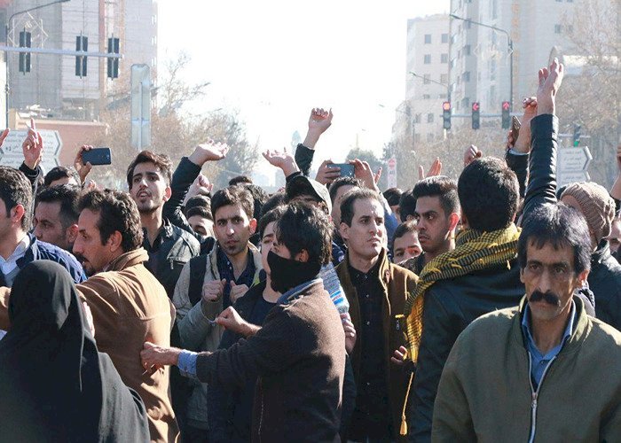 إيران.. لماذا فشلت محاولات الملالي في السيطرة على الاحتجاجات؟