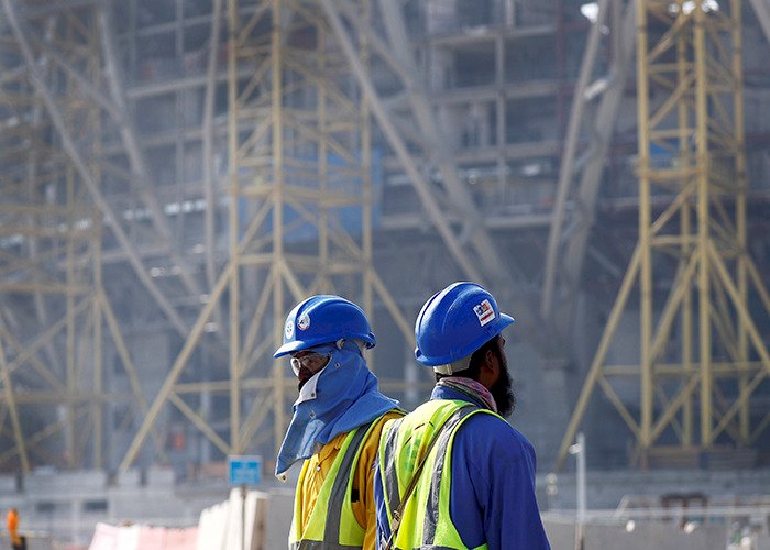 كيف أضافت السلطات القطرية العنصرية لقائمة انتهاكات العمال؟