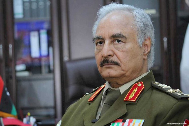 رفض القاعدة الدستورية.. مَن هو الجنرال حفتر مرشح الجيش الليبي في الانتخابات؟