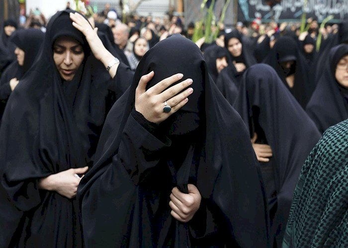 هل تفقد إيران عضويتها في أكبر منظمة أممية نسائية بسبب قمع التظاهرات؟