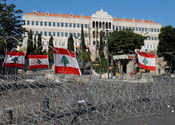 انقسامات وفشل.. هل تنتهي سيطرة حزب الله على لبنان بالتشكيل الحكومي الجديد؟