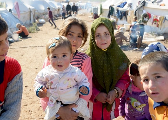 لإنقاذ الشعب من أسوأ أزماته.. جهود دولية لتأمين احتياجات السوريين في الشتاء
