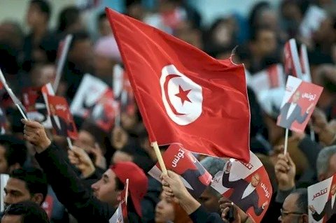 محلل تونسي : الشعب سيشارك بقوة في الانتخابات البرلمانية وستكون نهاية مؤلمة للجماعة