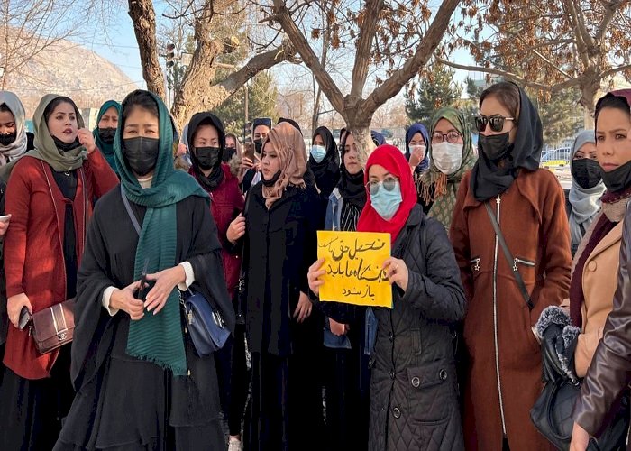 بعد حظر طالبان عمل النساء الحقوقي.. غضب دولي وشعبي من قمع الحركة المتطرفة