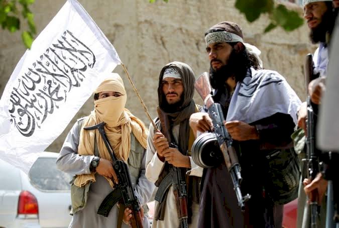 أفغانستان تتحول إلى ساحة حرب بين طالبان وداعش