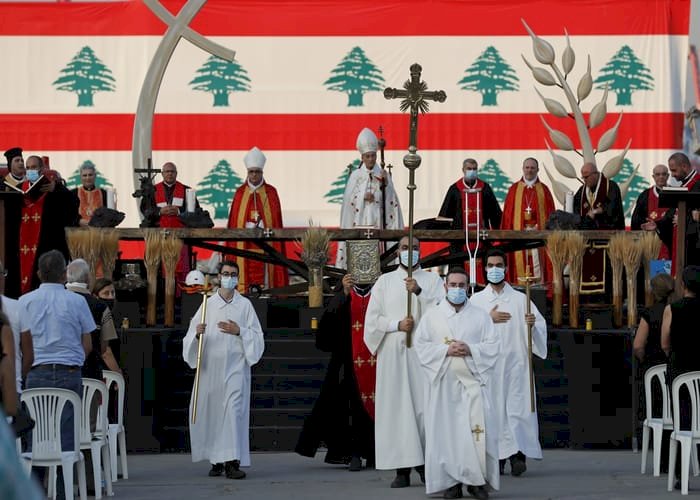 صحيفة أميركية: تضاؤل عدد المسيحيين في لبنان بسبب الانهيار الاقتصادي وحزب الله