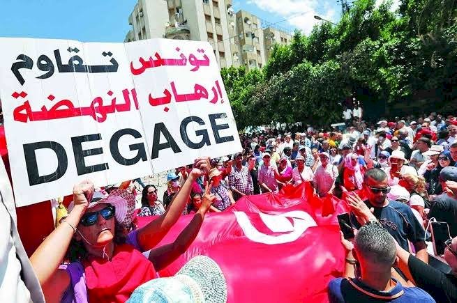 تطهير تونس.. خبير يكشف كيف يتم التخلص من خلايا الإخوان السرطانية