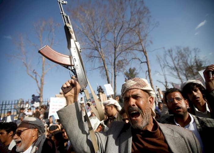 سفراء غربيون: إيران تطيل صراع اليمن بدعمها الحوثي بالأسلحة