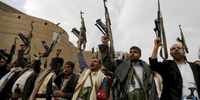 من المخدرات والنهب والدعم الإيراني.. تقارير دولية تكشف مصادر تمويل الحوثي