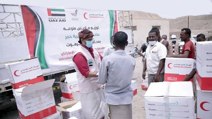 جهود مؤسساتها التمويلية وهيئاتها الخيرية في دعم الاقتصاد اليمني.. إشادات بالمساعدات الإماراتية