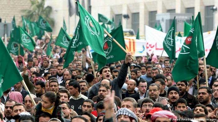 التقارب التركي المصري.. شباب الإخوان يطالبون القيادات بملاذات آمنة لهم خارج إسطنبول