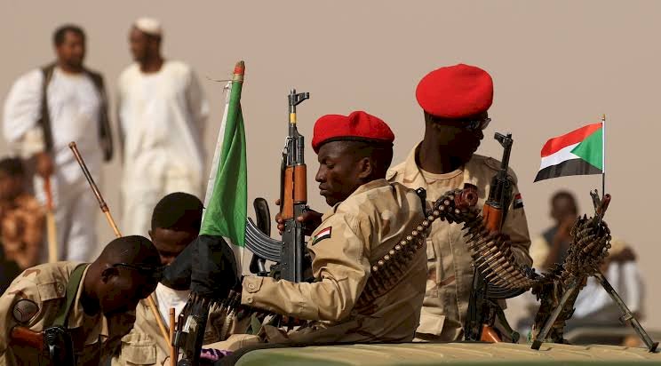 تصاعد الأحداث بين الجيش والدعم السريع.. ماذا يحدث في السودان؟