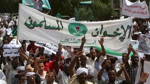 محللون يكشفون مخطط الإخوان للعودة إلى المشهد السوداني