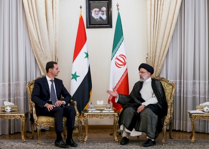 في أول زيارة منذ 12 عامًا.. الرئيس الإيراني يصل إلى سوريا