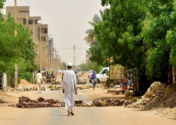 جحيم الحرب.. القذائف تمطر الأحياء السكنية في السودان والشعب يستغيث