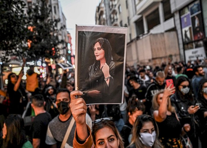 خلال أشهر قليلة.. القمع الإيراني يصل لمستويات غير مسبوقة ما بين المحاكمات والاعتقالات
