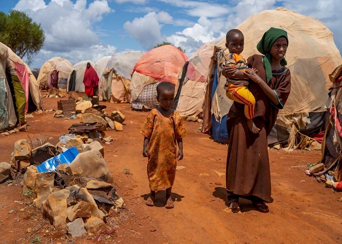 كيف تسبب القتال في السودان في تفاقم أزمة النزوح العالمية؟