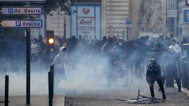 ما أبرز السيناريوهات للأوضاع في فرنسا واستمرار الاحتجاجات؟
