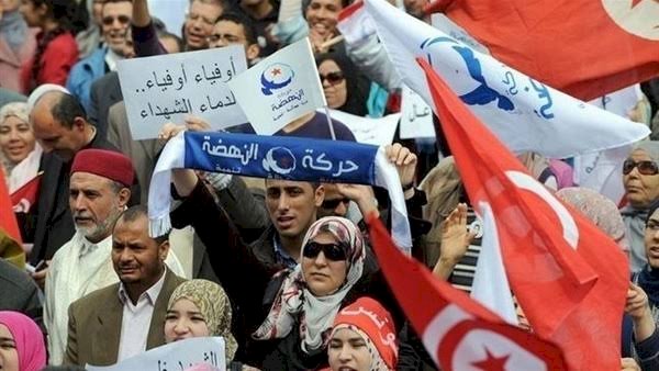 اللعب على وتر الفتنة.. مخطط إخوان تونس في أزمة المهاجرين في البلاد
