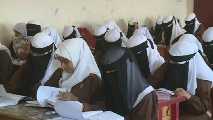 محلل سياسي: انتهاكات الحوثي تسببت في تناقص الطلاب ابالجامعات والمدارس اليمنية