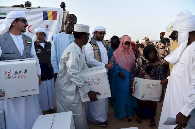 كيف ساعدت الإمارات اللاجئين السودانيين في تشاد؟