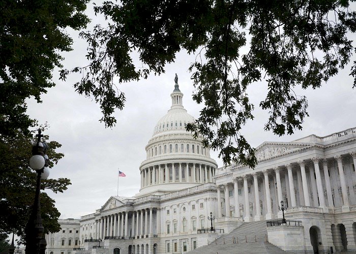 الكونجرس يصوّت على مشروع إنقاذ الولايات المتحدة من الإغلاق الفيدرالي