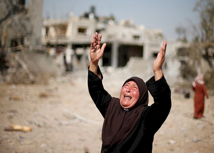 رويترز: إسرائيل تدمر شمال غزة نهائيًا وتقصف الكنيسة الأرثوذكسية