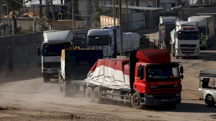 شاحنات تجارية لأول مرة في غزة منذ 7 أكتوبر.. ما آخِر التطورات؟