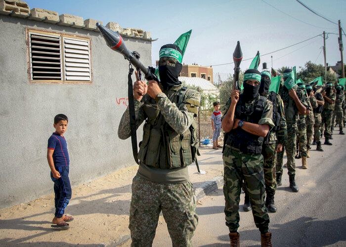 الغارديان: إسرائيل تخسر الحرب ضد حماس لكن نتنياهو وحكومته لن يعترفا بذلك أبداً