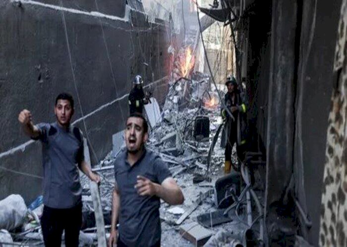 الغارديان: إسرائيل تشن أعنف غاراتها على غزة وحماس تكبدها خسائر هائلة على الأرض