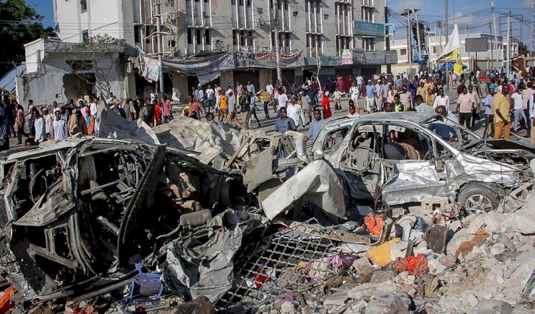 الصومال يرد على هجوم عاد بعملية ضد الشباب .. خبراء يكشفون تداعيات الضربة