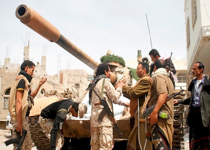 الولايات المتحدة تستهدف معاقل الحوثيين في اليمن لردع هجماتها في البحر الأحمر