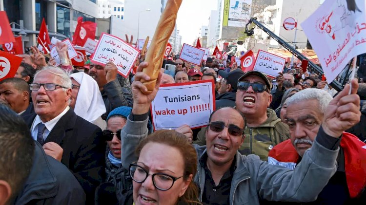 تونسيون يوضحون كيف تؤثر التحديات الاقتصادية على بلادهم في رمضان