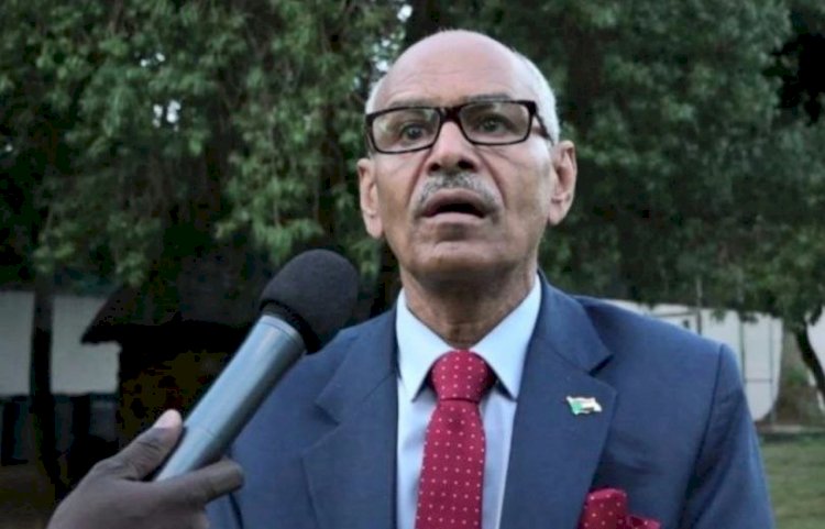 وجه جديد في دبلوماسية السودان.. لماذا أقال البرهان وزير خارجيته المثير للجدل؟