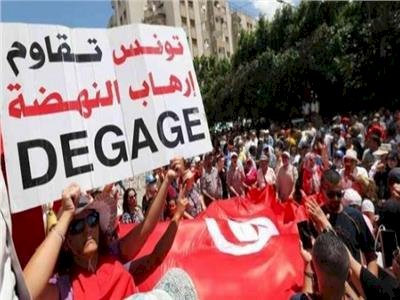محلل تونسي: الدولة تواجه مخاطر الإخوان بمصادرة أموالهم المشبوهة