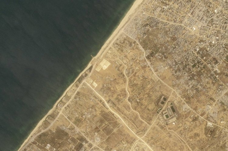 بعد إغلاق المعابر.. هل يصبح رصيف غزة الإنقاذ الأخير؟