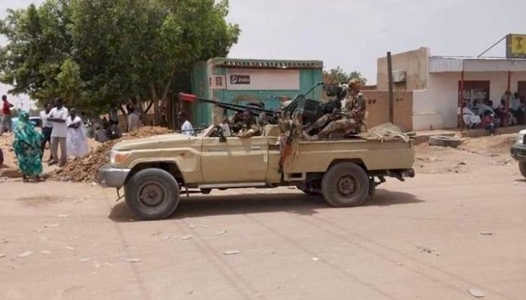 كيف أصبحت الممرات الإنسانية أملاً للعالقين من معارك الفاشر التي تحتدم بالسودان؟