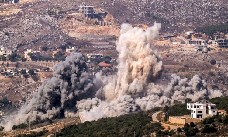 الجيش الإسرائيلي يُفجر حيًّا بأكمله في ميس الجبل بجنوب لبنان