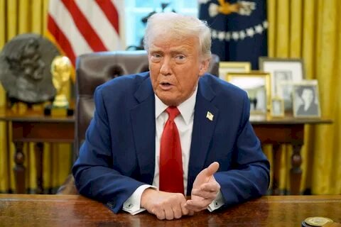ترامب يفرض رسومًا جمركية جديدة على الصلب والألومنيوم.. هل ستؤثر على الاقتصاد الأمريكي؟