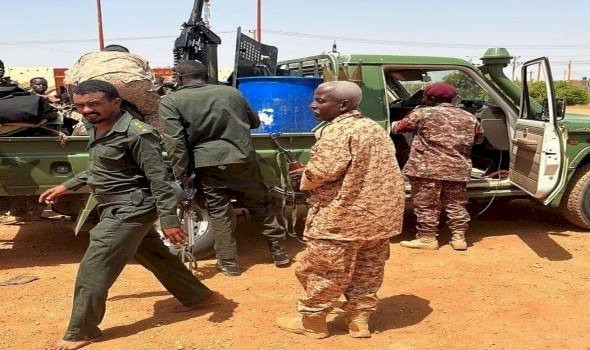 اشتباكات عنيفة في الخرطوم وتصاعد المعاناة الإنسانية