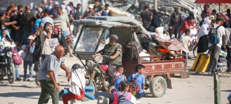 دير البلح تتهاوى.. إسرائيل تفكك ما تبقى من خريطة غزة الإنسانية