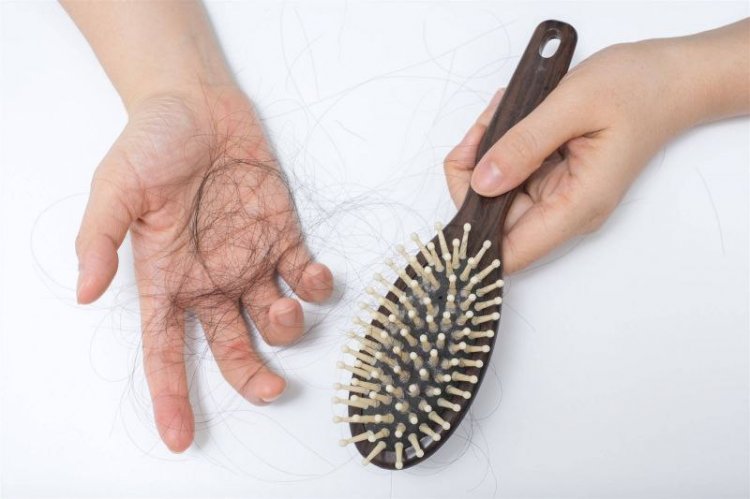 طرق طبيعية فعّالة لاستعادة قوة وكثافة الشعر