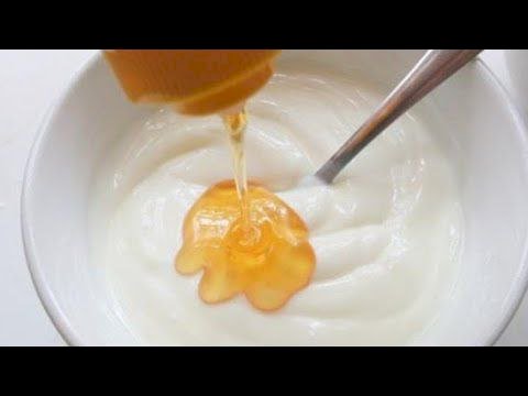 سر الجمال الطبيعي.. كيف يمنحك مزيج العسل والزبادي بشرة مشرقة ونضرة دون تكلفة؟