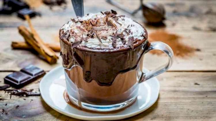 مشروبات شتوية تمنح الدفء لكنها قد تزيد الوزن.. كيف تتناولها دون أضرار