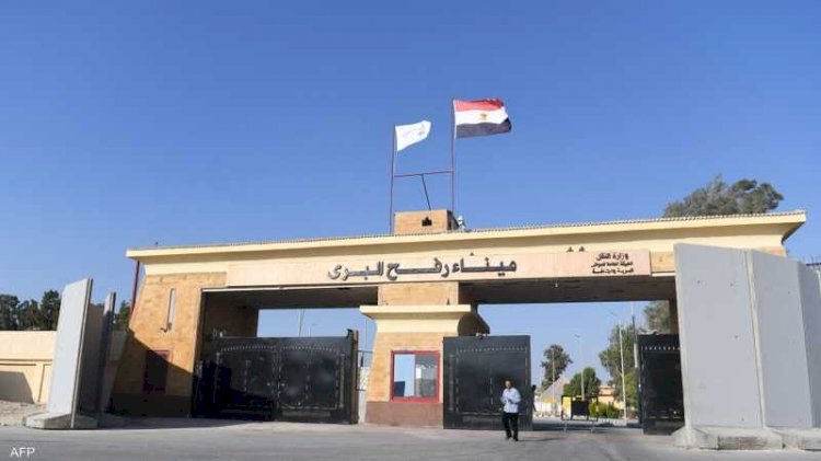 من يملك قرار العبور من معبر رفح؟ تل أبيب تعلن والقاهرة تنفي