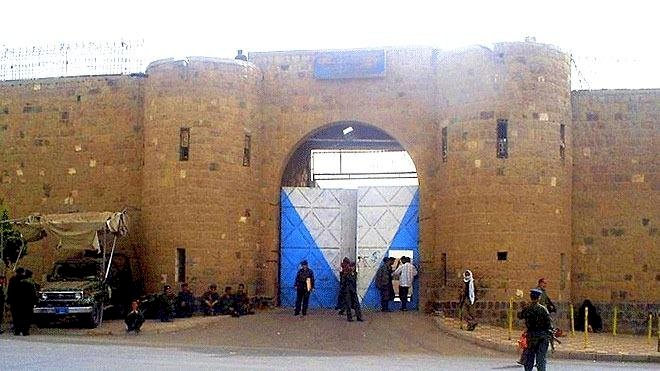 بين طاولة مسقط وزنازين صنعاء.. ملف المختطفين رهينة التصعيد الحوثي